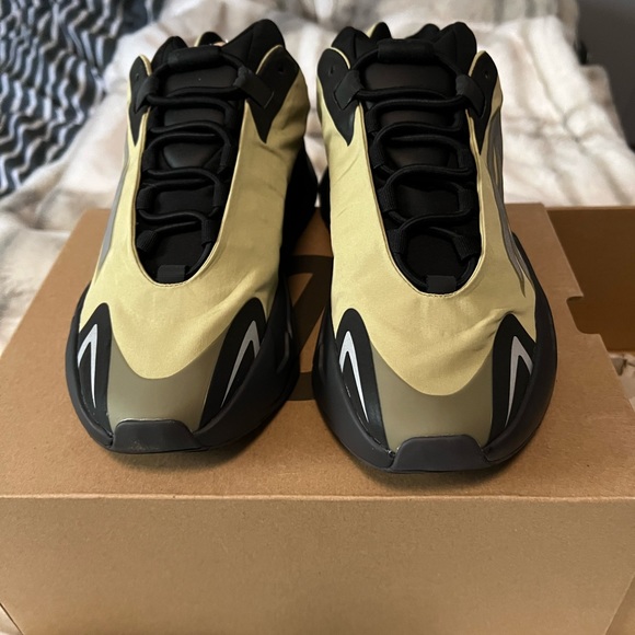 Yeezy 700